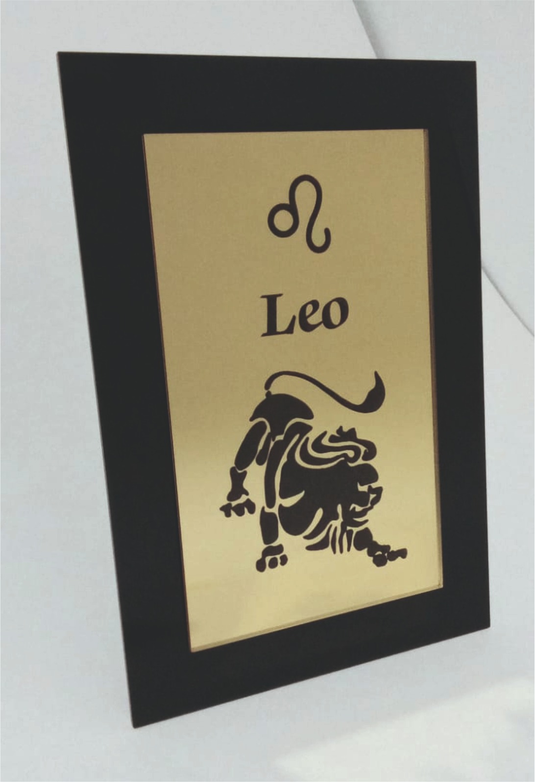Cuadro de mesa de Leo